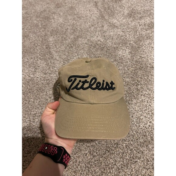 Titleist‎ Disney Adult Unisex Beige Solid Adjustable Golf Cap Hat - Picture 1 of 5